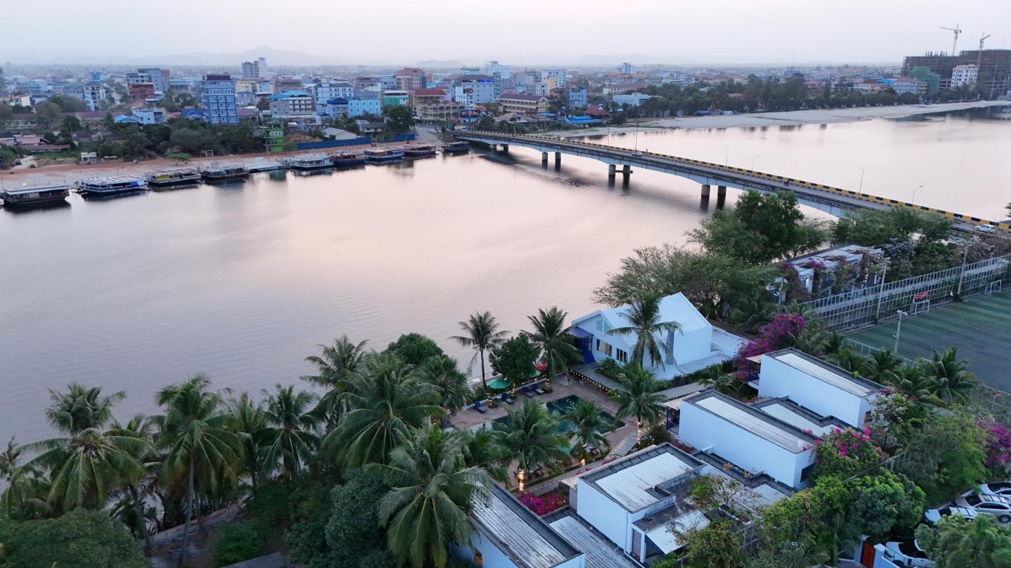 The B Resort Kampot Dış mekan fotoğraf